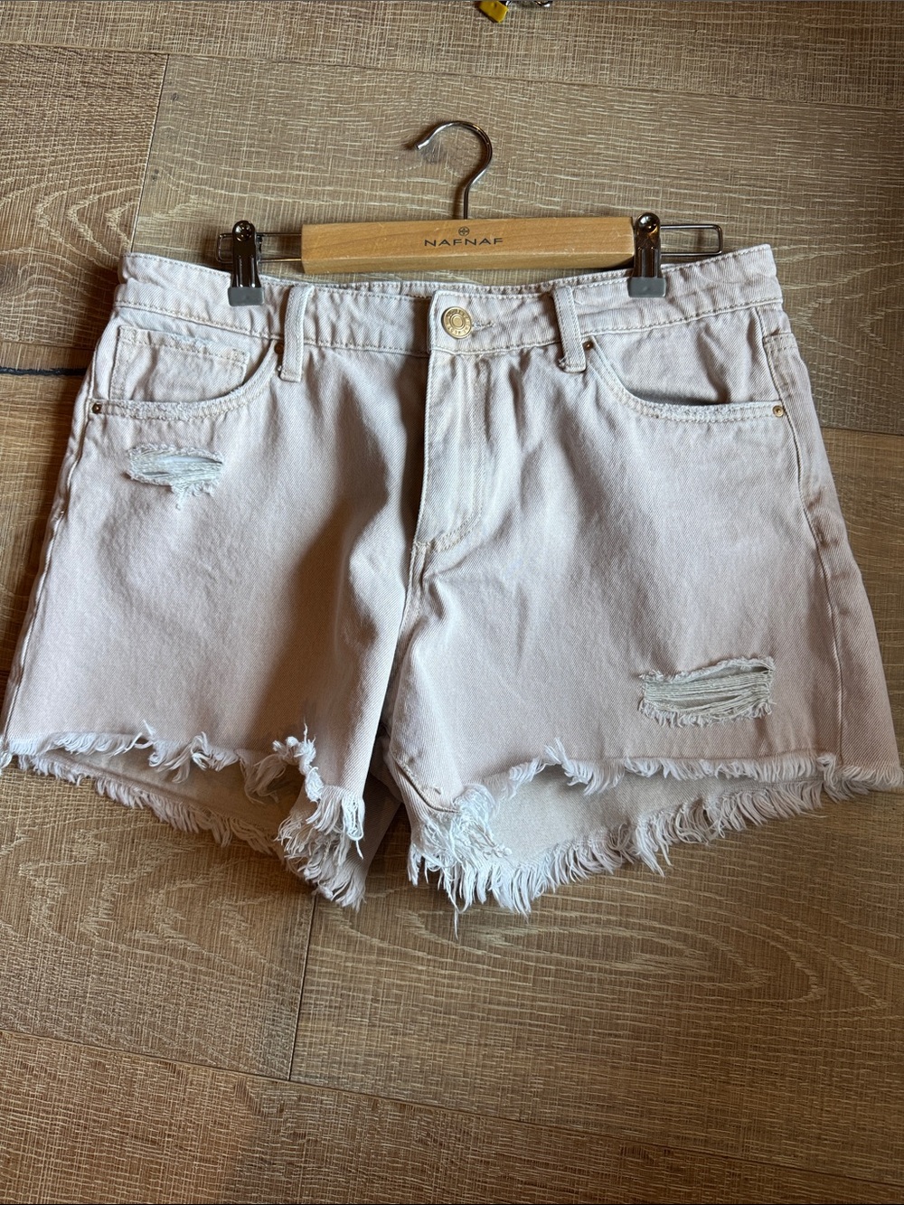 Kut from the Kloth Jane high rise stone Frayed Denim Shorts 8